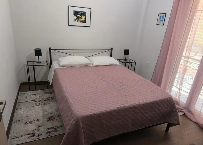 Aegina Downtown Apartments 1